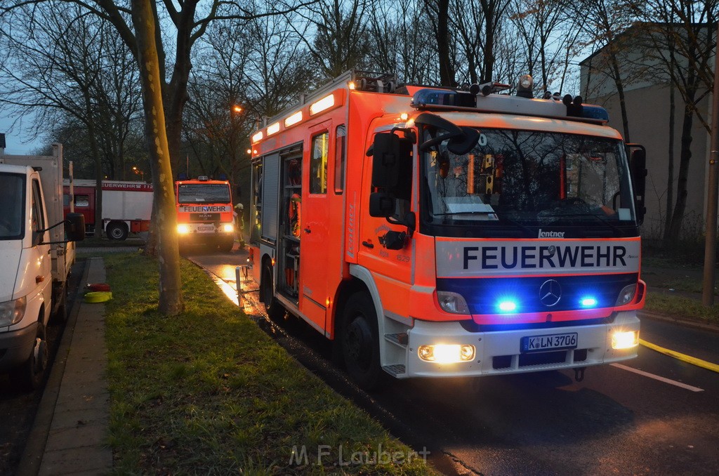 Feuer 3 Koeln Ostheim Rath Roesrathertstr P0877.JPG - Miklos Laubert